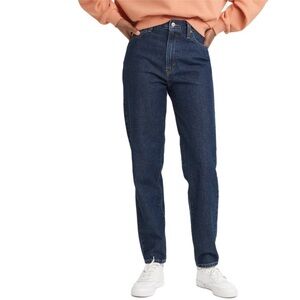 Levi’s High Waisted Mom Jeans Dark Wash  size 28x29